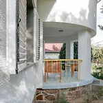 Bronz25 A Velencei-tonal Villa Gardony