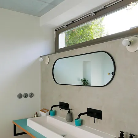 Bronz25 A Velencei-tónál