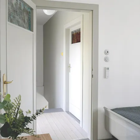 Bronz25 A Velencei-tónál