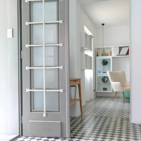 Bronz25 A Velencei-tónál Villa *