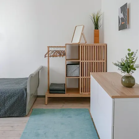 Bronz25 A Velencei-tónál Villa