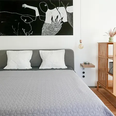 Bronz25 A Velencei-tónál