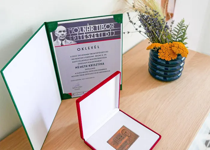 Bronz25 A Velencei-tonal Gárdony